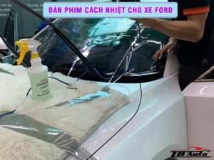 Dán phim cách nhiệt cho xe Ford  4 Địa chỉ dán phim cách nhiệt cho xe Ford uy tín chất lượng tại TP Thủ Đức