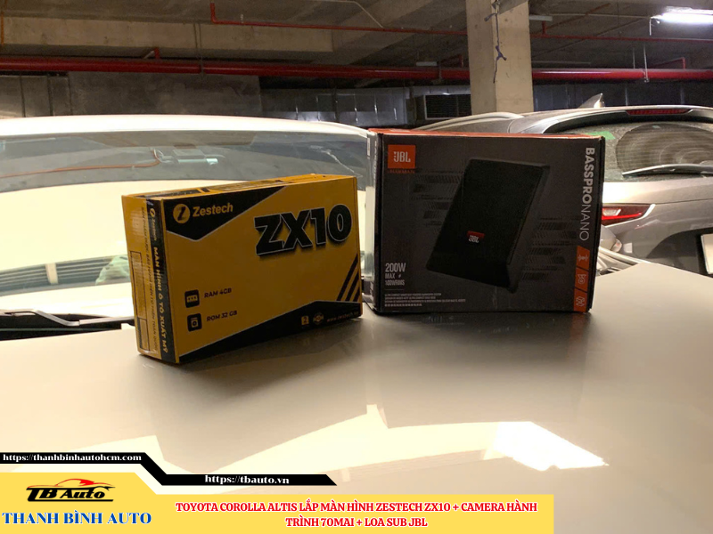 Toyota Corolla Altis gắn màn hình Zestech ZX10 + Camera hành trình 70mai + Loa sub JBL