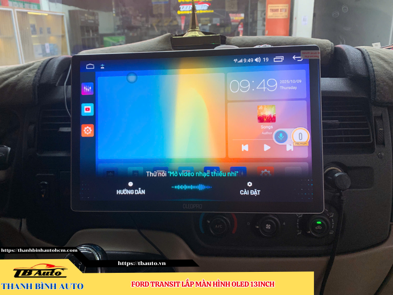 Ford Transit lên màn hình Oled 13inch TB Auto Ford Transit lên màn hình Oled 13inch TB Auto