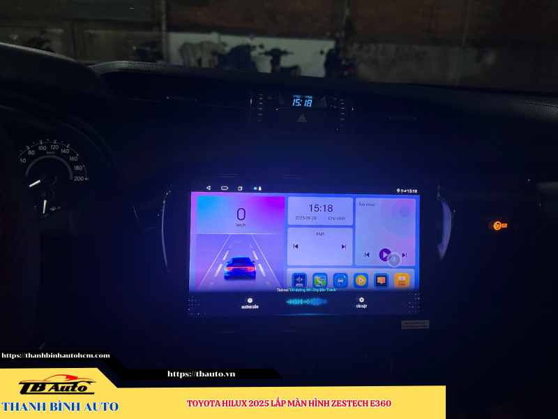 Toyota Hilux 2025 lắp màn hình Zestech E360 TB Auto